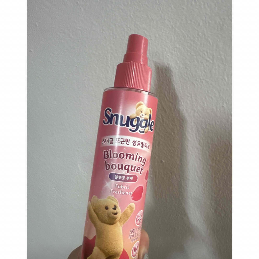 韓国のsnuggle消臭スプレー 新品 送料込み コスメ/美容の香水(ユニセックス)の商品写真