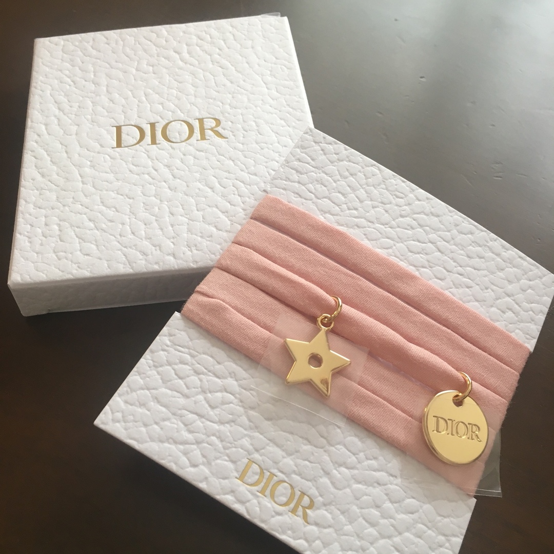 Dior(ディオール)のディオール　ブレスレット　シルバー会員　 レディースのアクセサリー(ブレスレット/バングル)の商品写真