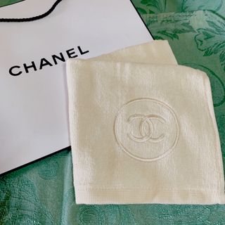 シャネル(CHANEL)のCHANEL シャネル　ハンドタオル　CHANEL BEAUTE 新品未使用(ハンカチ)