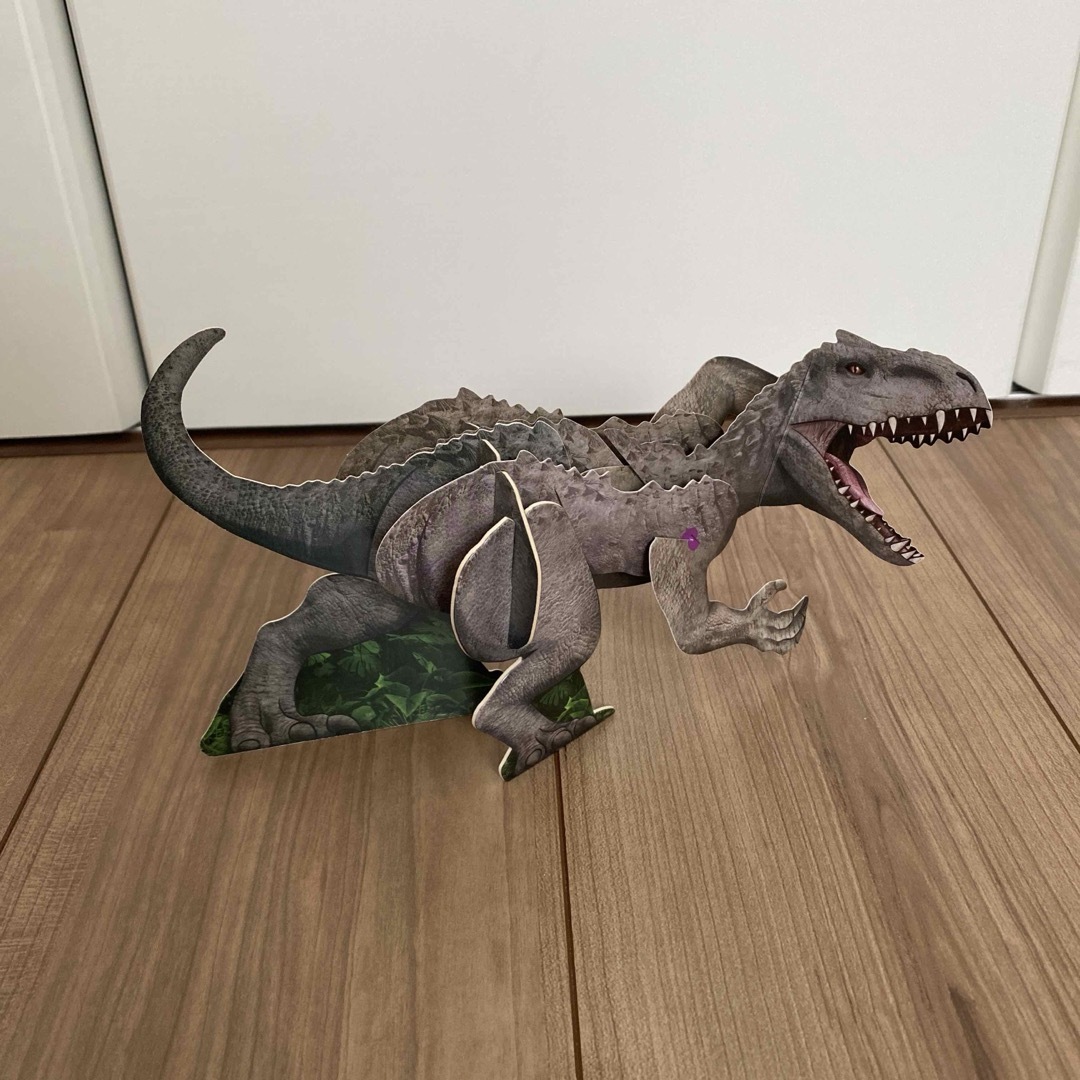 マクドナルド　ハッピーセット　ペーパークラフトの恐竜 エンタメ/ホビーのおもちゃ/ぬいぐるみ(その他)の商品写真