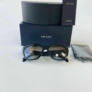 プラダ(PRADA)のPRADA サングラス プラダ　SPR02Q- レディース　 黒　 人気モデル(サングラス/メガネ)