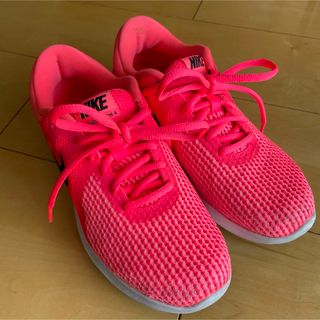 ナイキ(NIKE)のNIKE Revolution 4 ピンク スニーカー(スニーカー)