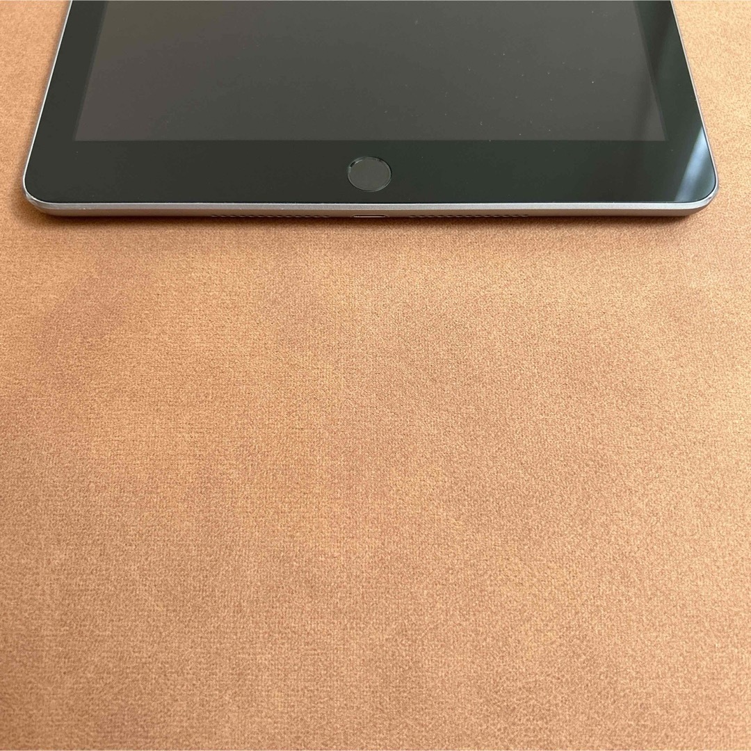 iPad(アイパッド)の7522 電池良好 iPad6 第6世代 32GB WIFIモデル スマホ/家電/カメラのPC/タブレット(タブレット)の商品写真