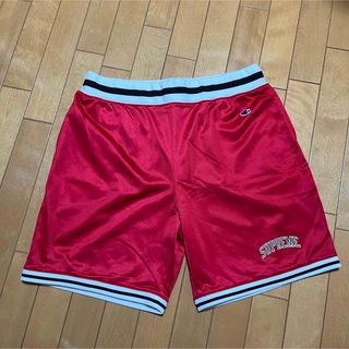 シュプリーム(Supreme)のsupreme champion 赤　L(ショートパンツ)