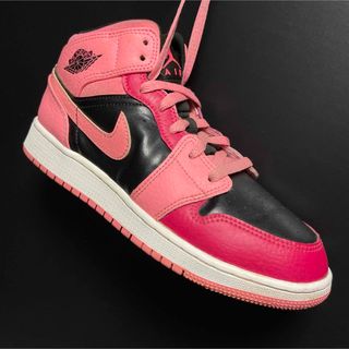 ナイキ(NIKE)のNIKE AIR JORDAN 1 MID GS(スニーカー)