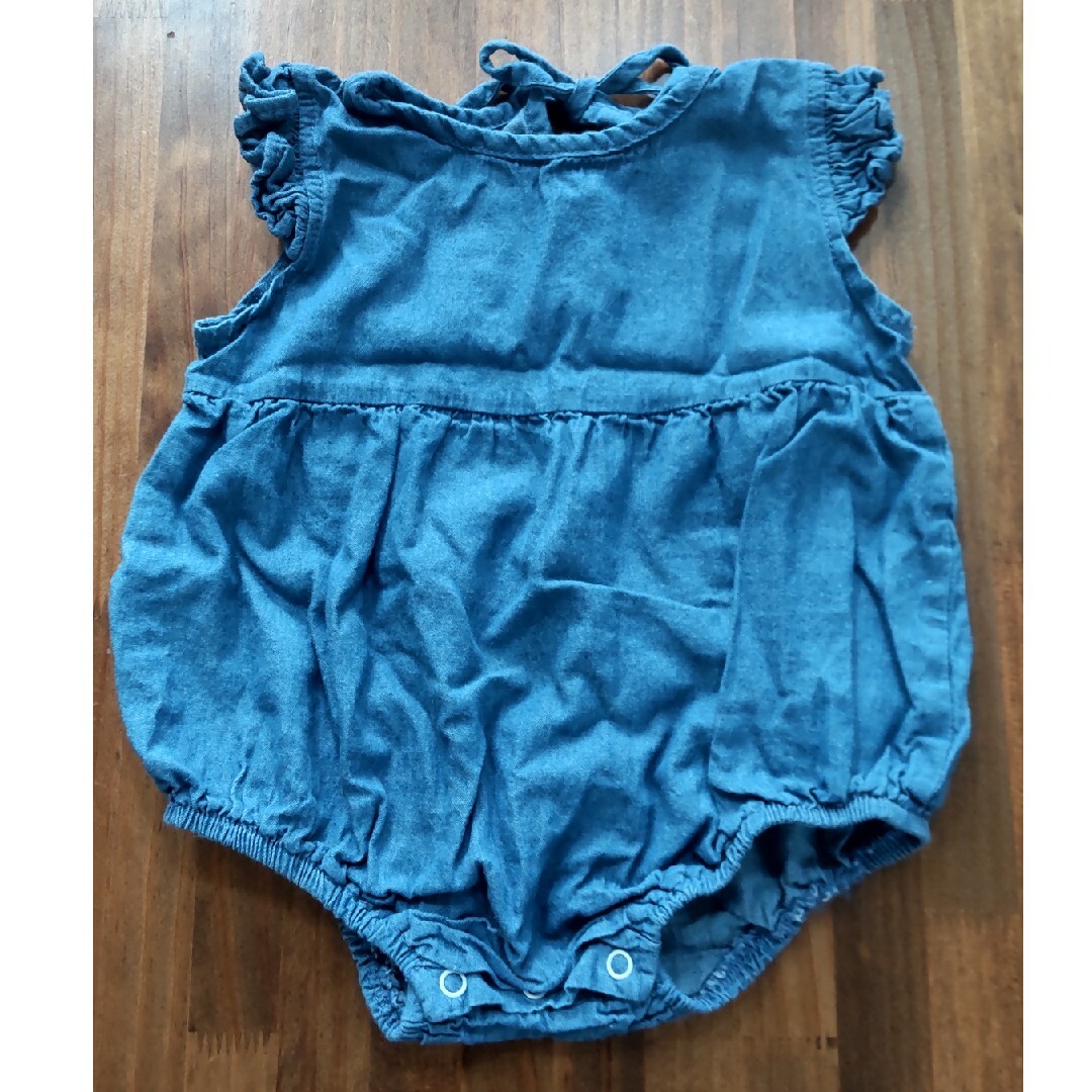 デニム風ロンパース キッズ/ベビー/マタニティのベビー服(~85cm)(ロンパース)の商品写真
