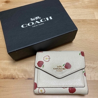 コーチ(COACH)のコーチ アップルプリント二つ折り財布 Used(財布)