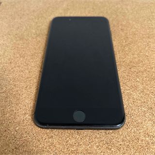 アイフォーン(iPhone)の407 iPhone8Plus 64GB SIMフリー(スマートフォン本体)