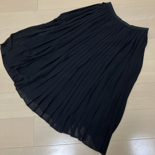 ユニクロ(UNIQLO)のシフォン　プリーツスカート　黒　ブラック(ロングスカート)