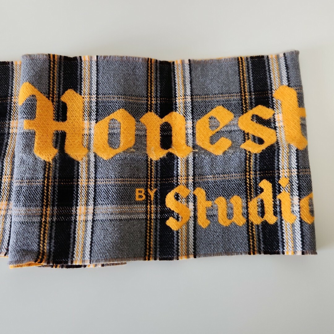 GU ×　STUDIO SEVEN　HONEST COLLEGE　マフラー メンズのファッション小物(マフラー)の商品写真