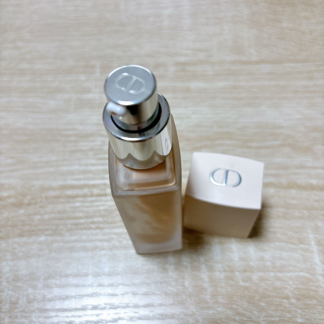 Dior(ディオール)のDIOR ディオールスキン フォーエヴァー ベルベット ヴェール 30ml コスメ/美容のベースメイク/化粧品(化粧下地)の商品写真