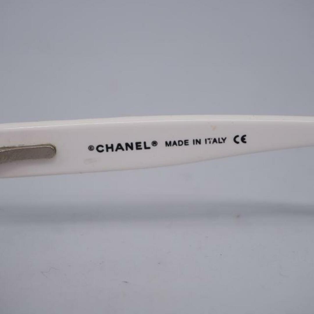 CHANEL(シャネル)の【4hd5408】シャネル サングラス/ホワイト/プラスチック/シルバー金具/5059-B 【中古】 レディース レディースのファッション小物(サングラス/メガネ)の商品写真