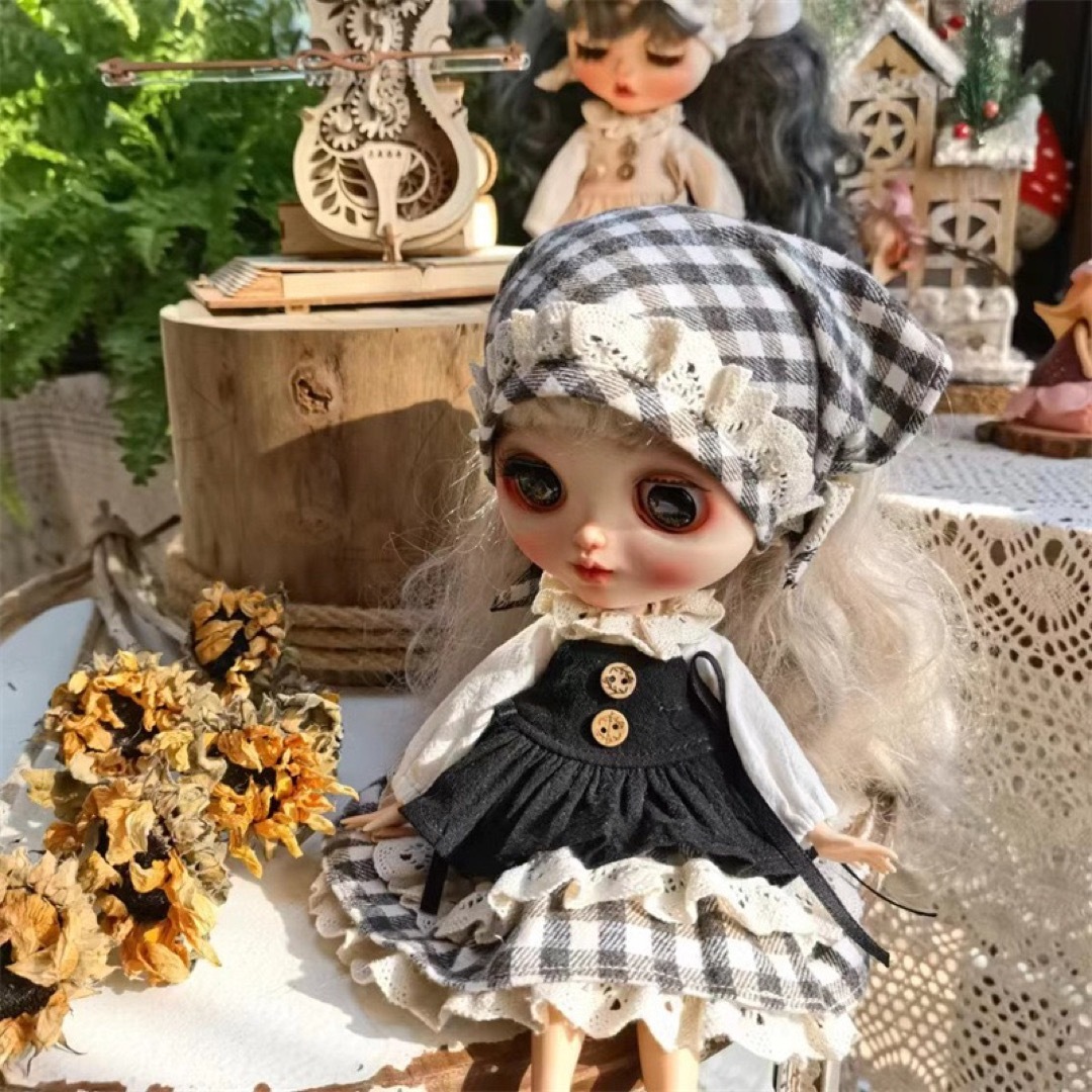 JANAYA ハンドメイド　blythe ブライス服　黒色　洋服3点セット ハンドメイドのぬいぐるみ/人形(その他)の商品写真