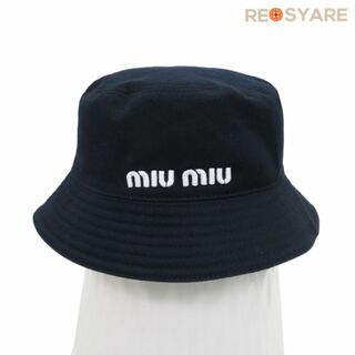 ミュウミュウ(miumiu)の美品 ミュウミュウ 5HC196 2022 MIUMIU ロゴ エンブロイダリー バケット ハット キャップ 帽子 46478(ハット)