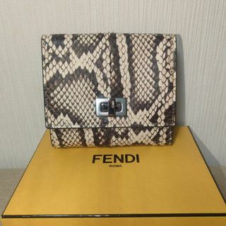 FENDI(財布)のフリマアイテム一覧 FENDI(財布)のフリマアイテム一覧