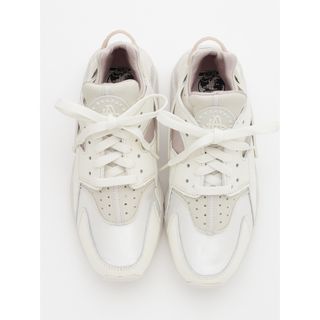 ナイキ(NIKE)の【NIKE】DH4439-104 AIR HUARACHE(スニーカー)