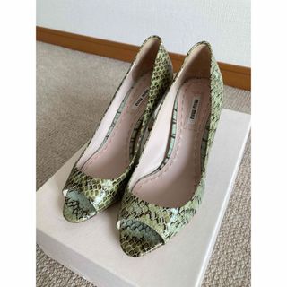 ミュウミュウ(miumiu)のmiumiu オープントゥパンプス 36(ハイヒール/パンプス)