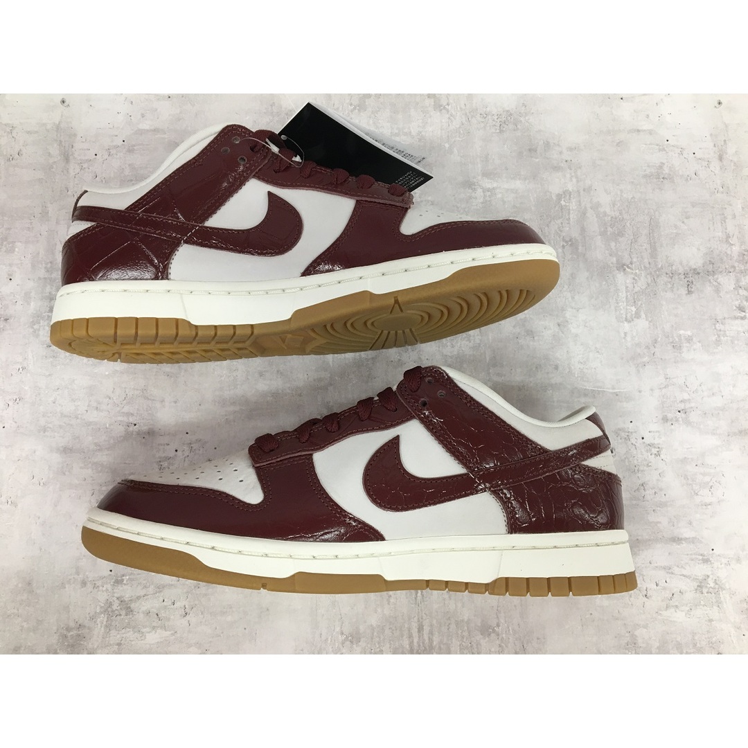 NIKE(ナイキ)のNIKE ナイキ WMNS DUNK LOW LX【Ｂ0043-004】 レディースの靴/シューズ(スニーカー)の商品写真