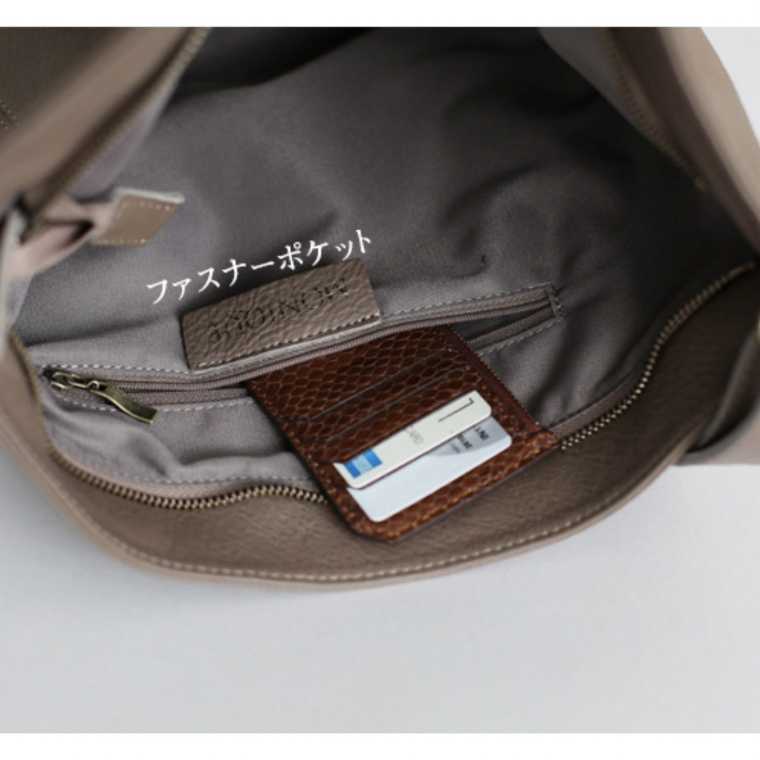 本革ショルダーバッグ　斜めがけバッグ　Navy レディースのバッグ(ショルダーバッグ)の商品写真