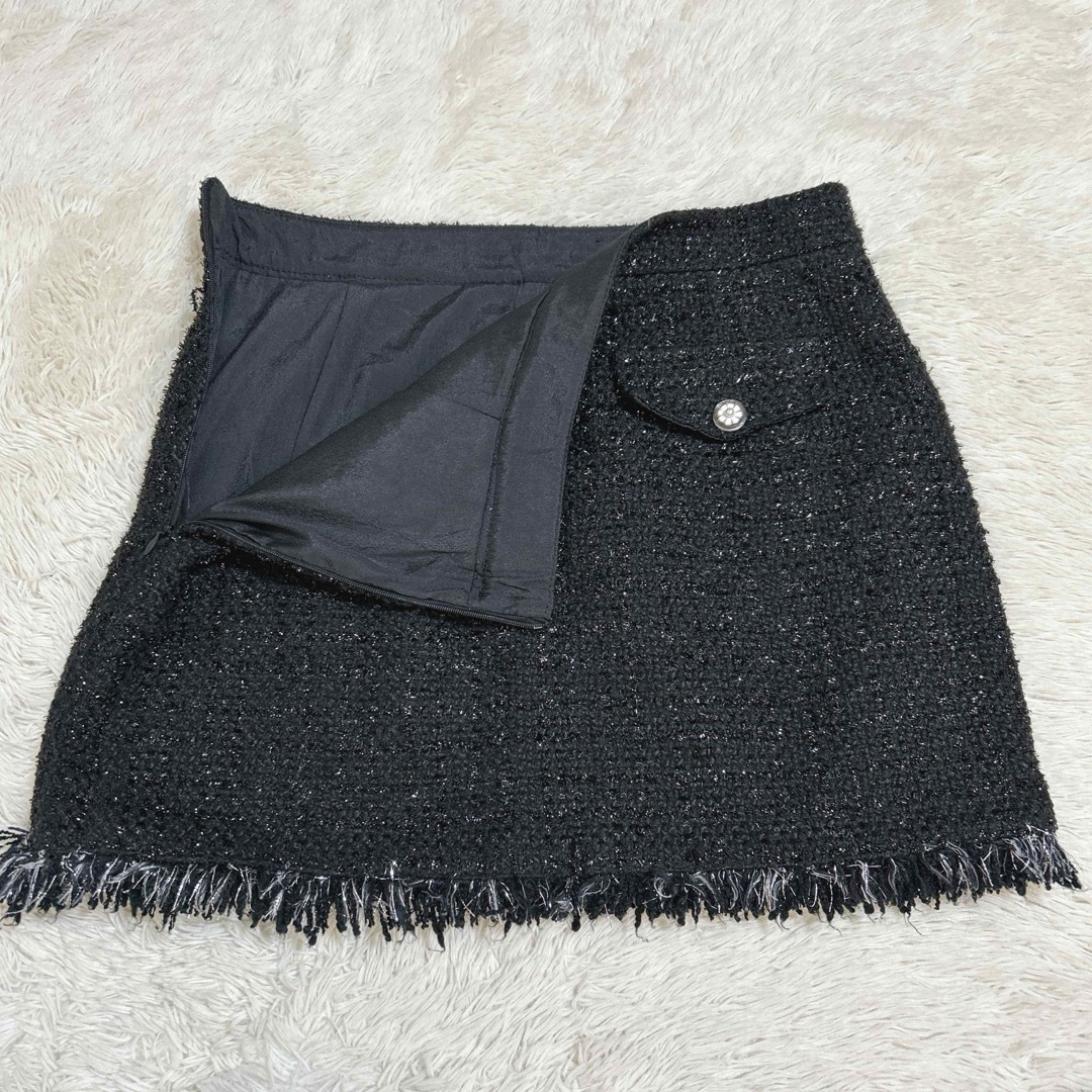 ツイードフリンジスカート フラワーボタン レディースのスカート(ひざ丈スカート)の商品写真