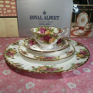 ロイヤルアルバート(ROYAL ALBERT)のロイヤルアルバート　オールドカントリーローズエイボンＳ Ｃ＆Ｓ＆18＆26cmＰ(食器)