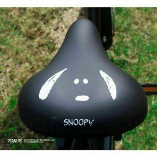 スヌーピー(SNOOPY)のスヌーピー かわいい自転車サドルカバー 大型サドル用 装着簡単 プレゼントにも(その他)