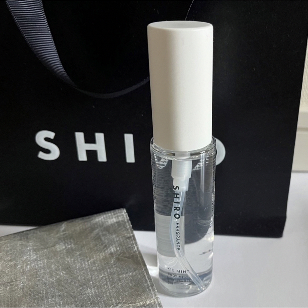 shiro(シロ)の新品 SHIRO アイスミント ボディミスト 50ml ショッパー付き コスメ/美容のボディケア(制汗/デオドラント剤)の商品写真