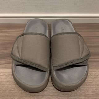 アディダス(adidas)の貴重人気カラーYeezy slipper season6 yeezy slide(サンダル)