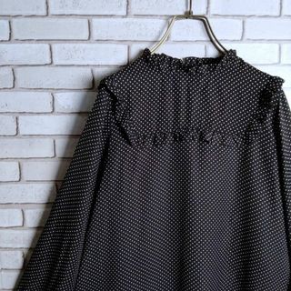 ヴィンテージ(VINTAGE)のブラウス　柄シャツ　長袖　プルオーバー　フリル　くるみボタン　水玉　総柄　黒　白(シャツ/ブラウス(長袖/七分))