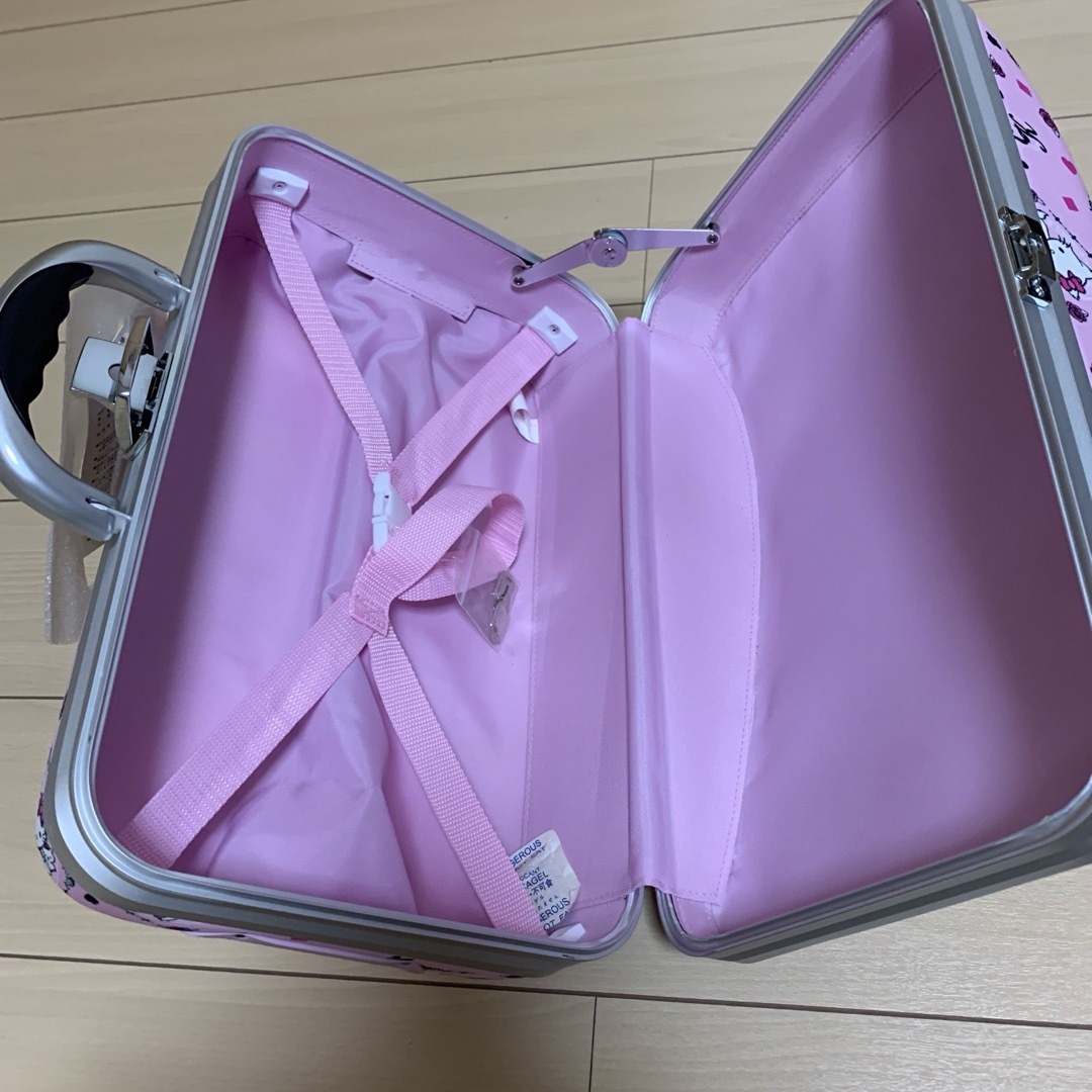 チャーミーキティ - 新品 チャーミーキティ キャリーケース くじ チャーミーキティ - 新品 チャーミーキティ キャリーケース くじ
