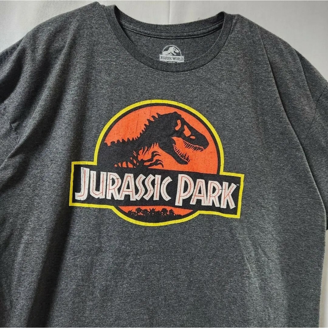 【US古着】ジュラシックパーク　デザインTシャツ　グレー　サイズ2XL メンズのトップス(Tシャツ/カットソー(半袖/袖なし))の商品写真