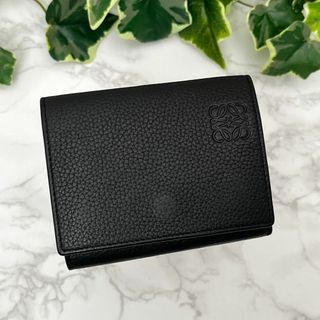 ロエベ(LOEWE)のロエベ アナグラム トライフォールド ウォレット（ソフトグレインカーフ）人気色(財布)