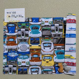 94:電車のお顔柄♪リバーシブルランチョンマット（小サイズ）♪ハンドメイド♪(その他)