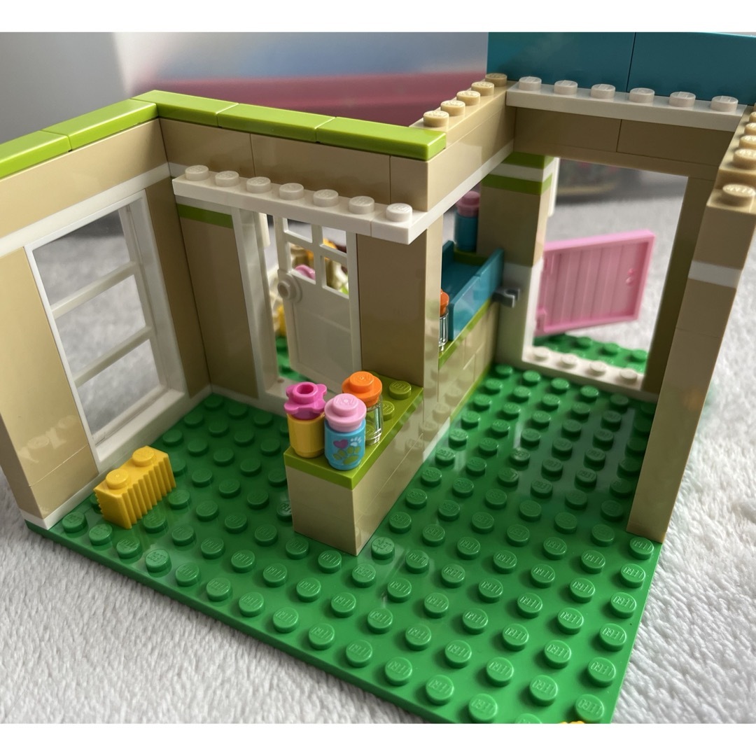 Lego(レゴ)のレゴフレンズ　馬小屋　クリニック キッズ/ベビー/マタニティのおもちゃ(知育玩具)の商品写真