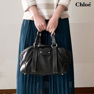 クロエ(Chloe)のChloé クロエ　ミニボストンバッグ　底面ビスモチーフロゴ　やわらかレザー　黒(ボストンバッグ)