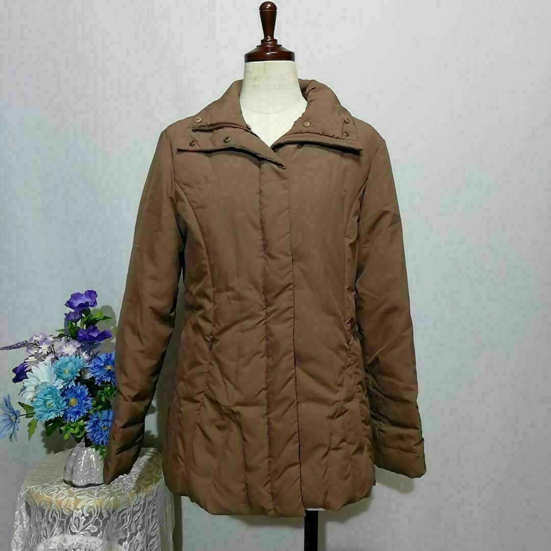 GRADE 東京スタイル　極上美品　ダウン　フェザー　Мサイズ　ブラウン色系 レディースのジャケット/アウター(ダウンジャケット)の商品写真