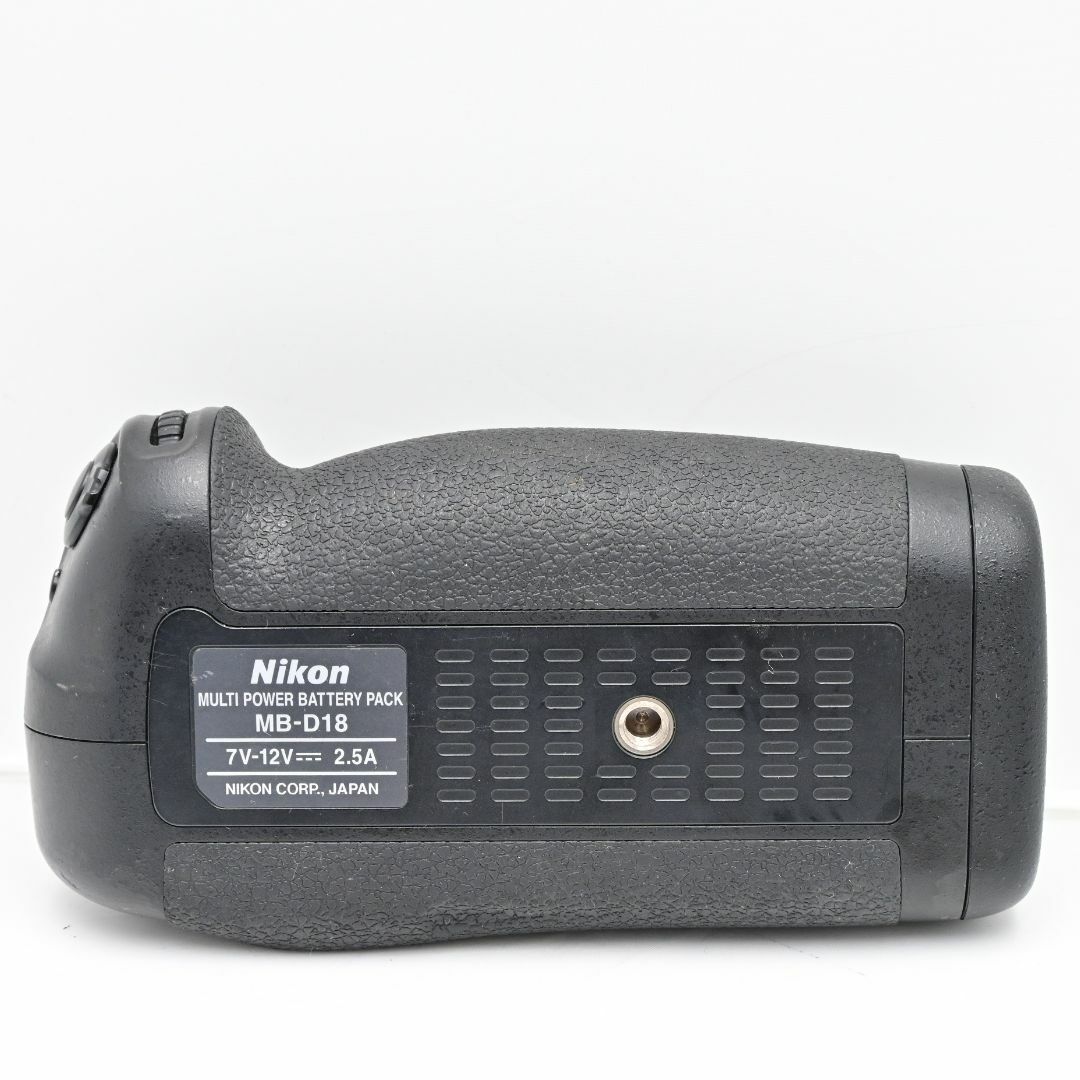 Nikon MB-D18 マルチパワーバッテリーパック ブラック スマホ/家電/カメラのカメラ(その他)の商品写真