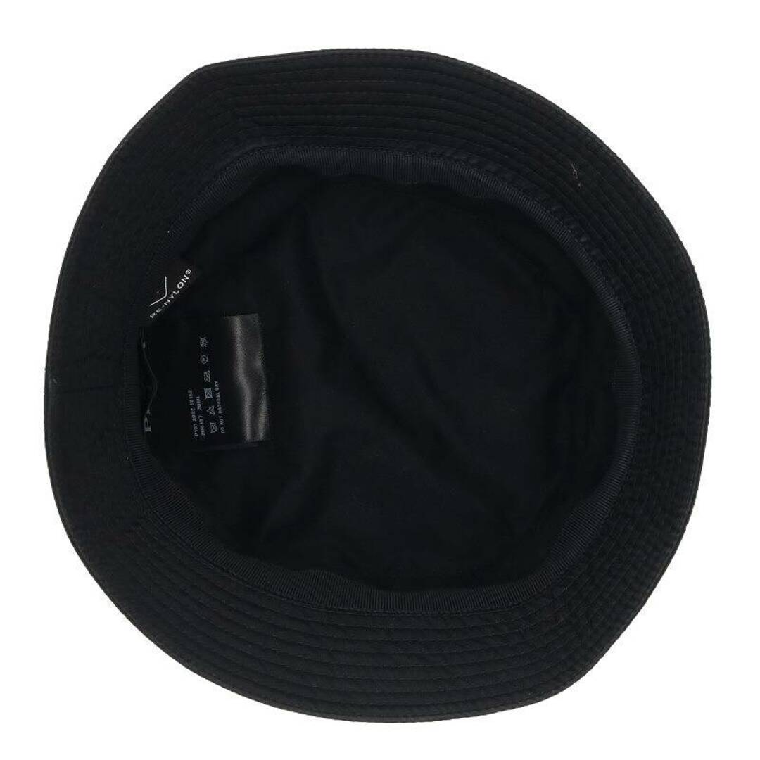 PRADA(プラダ)のプラダ  2HC137 RE-NYLON三角プレートナイロンバケットハット メンズ XL メンズの帽子(ハット)の商品写真