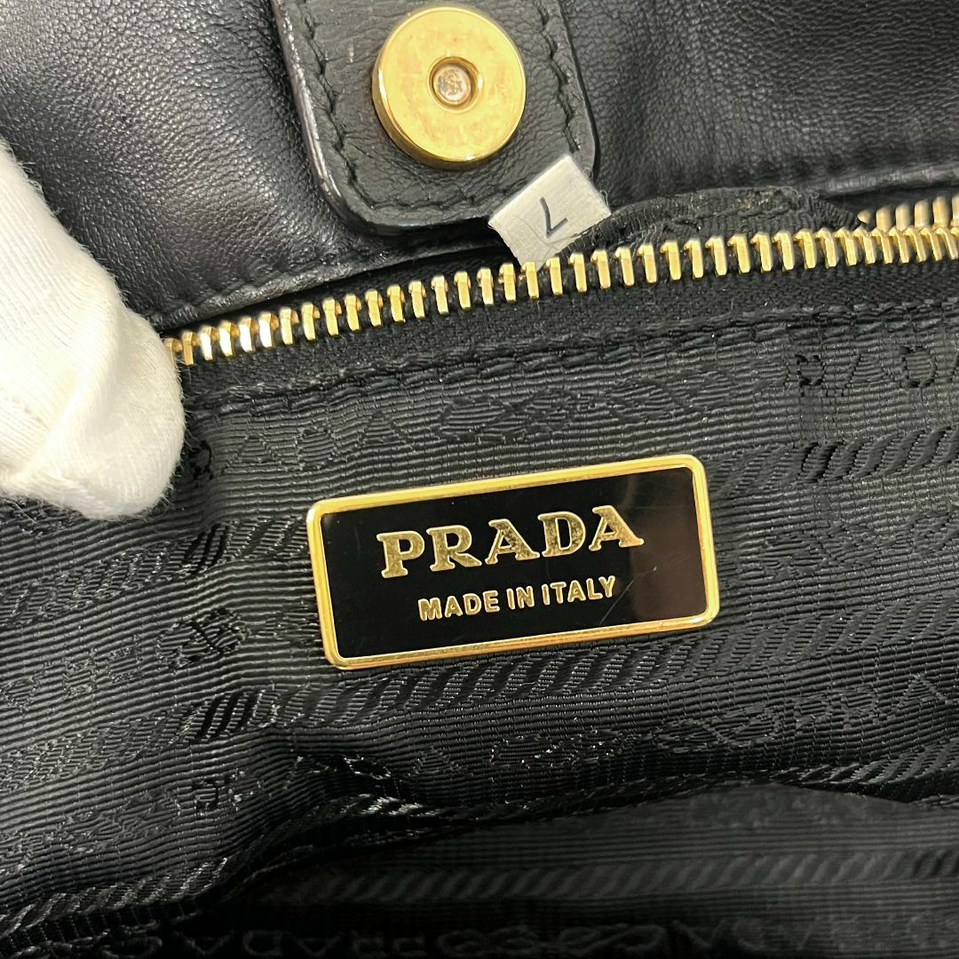 PRADA(プラダ)のプラダ　バッグ　ナッパレザー　リボン　トート　BN1601　ハンド　ブラック レディースのバッグ(トートバッグ)の商品写真
