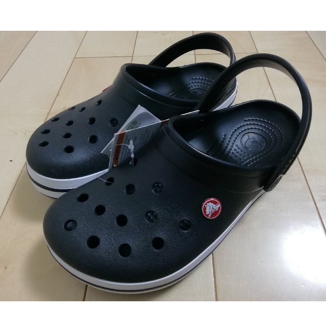 crocs(クロックス)の【スペシャルsale】新品タグ付 クロックス メンズ レディース黒 23cm レディースの靴/シューズ(サンダル)の商品写真