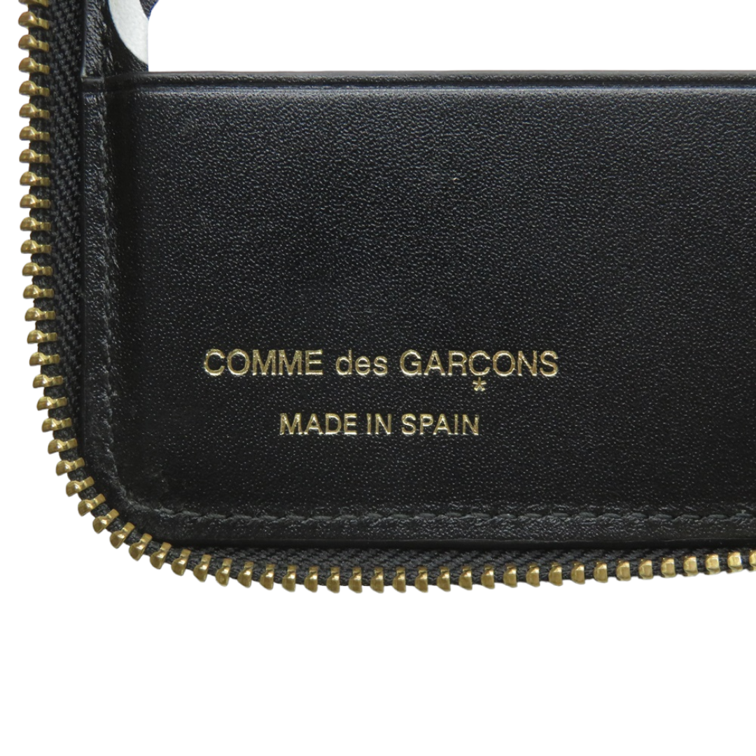 COMME des GARCONS(コムデギャルソン)のCOMME des GARCONS HUGE LOGO ROUND ZIP WALLET メンズのファッション小物(折り財布)の商品写真