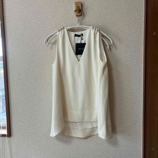 ヨーコチャン(YOKO CHAN)のyokochan新品パールブラウス(シャツ/ブラウス(半袖/袖なし))