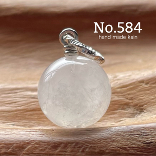 584 天然石　シルキークォーツ　12㎜　絹水晶　ネックレス　チャーム(ネックレス)