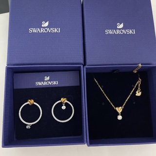 スワロフスキー(SWAROVSKI)のスワロフスキー　ネックレス　ピアス　セット(ピアス)