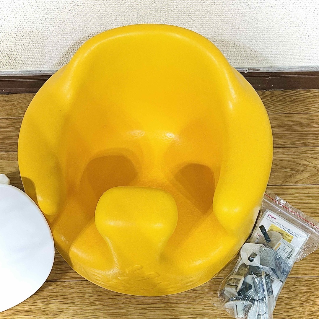 Bumbo(バンボ)の《美品》新品ベルト＆テーブル付★バンボ ベビーチェア ソファー ミモザイエロー キッズ/ベビー/マタニティの寝具/家具(その他)の商品写真