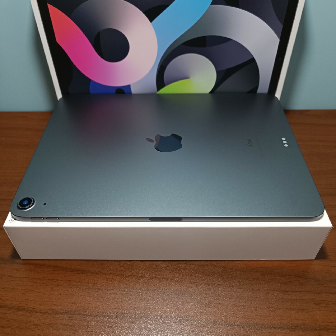 Apple(アップル)の(美品) iPad Air4 第4世代 WiFi 64GB キーボード付き スマホ/家電/カメラのPC/タブレット(タブレット)の商品写真