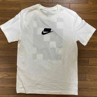 ナイキ(NIKE)のNIKE 白バックプリント Tシャツ　メンズM(Tシャツ/カットソー(半袖/袖なし))