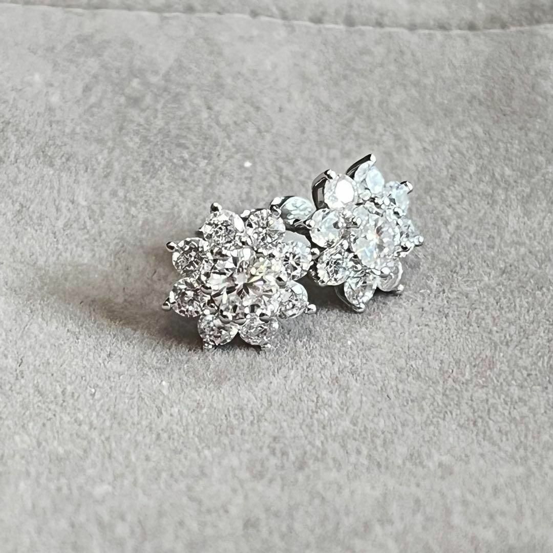 ⁕⁎匿名配送⁎⁕⁎　モアサナイトDカラー　0.5CT　サンフラワーピアス レディースのアクセサリー(ピアス)の商品写真