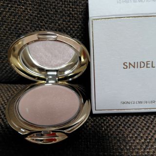 スナイデル(SNIDEL)の【ほぼ未使用】スナイデル　スキングロウブラッシュ　01(チーク)