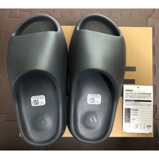 アディダス(adidas)のadidas YEEZY Slide "Slate Grey" 22.5 cm(サンダル)